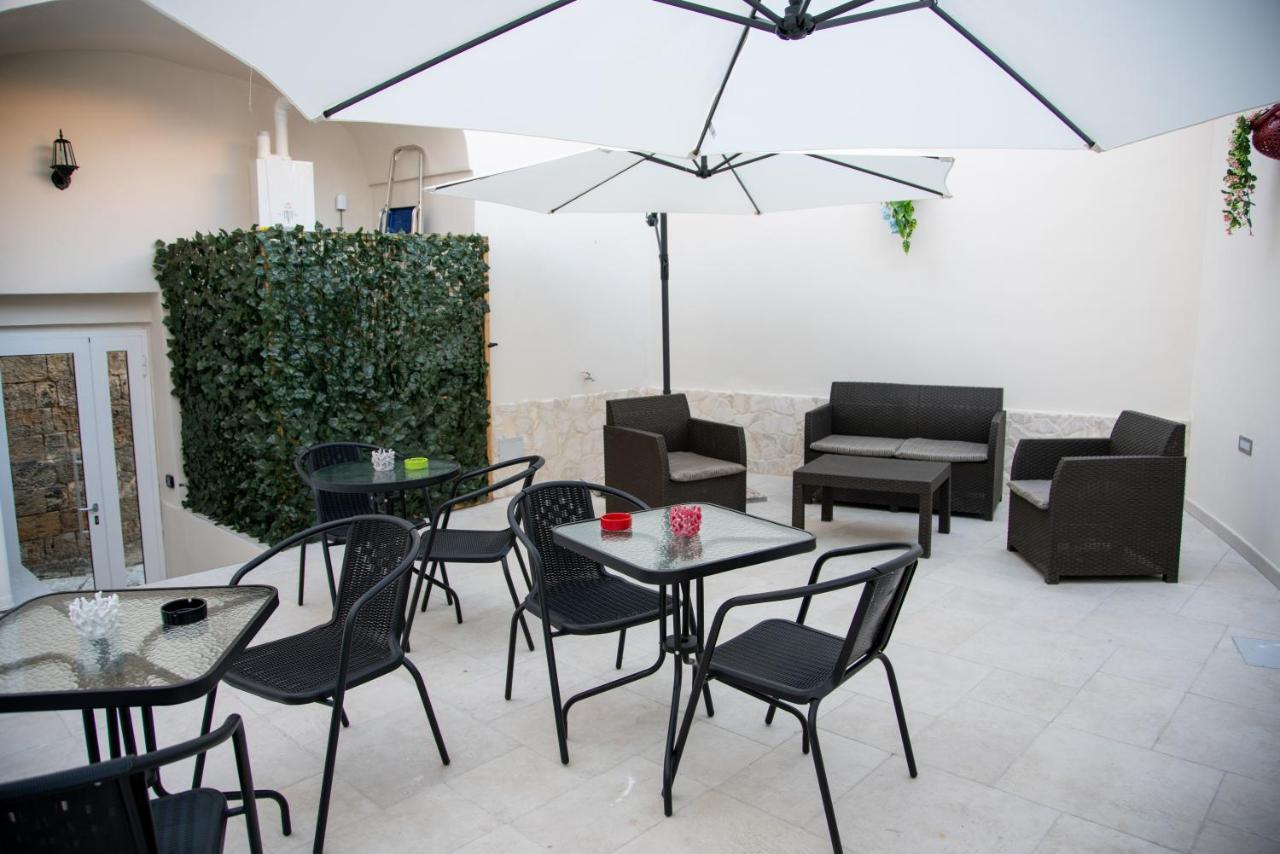 Camera Doppia Letti Singoli Senza Finestra Dimora Guerrieri Apartment Brindisi Exterior foto
